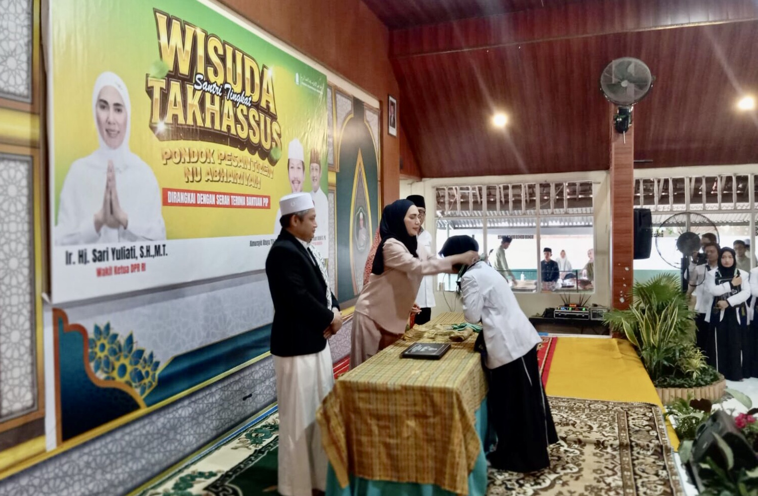 Dukung Pendidikan Santri, Sari Yuliati Salurkan PIP dan Bantuan Pembangunan Ponpes NU Abhariyah