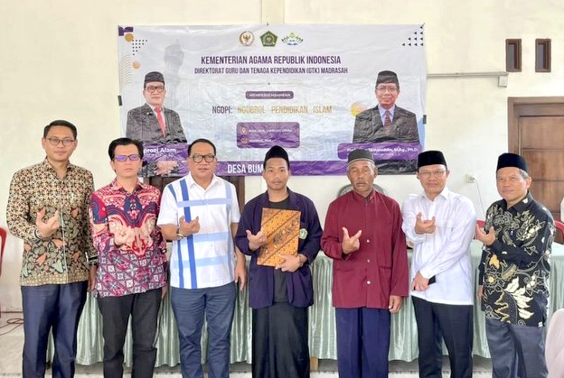 Dukung Akses Pendidikan, Aprozi Alam Salurkan KIP Kuliah kepada Mahasiswa UIN Raden Intan Lampung
