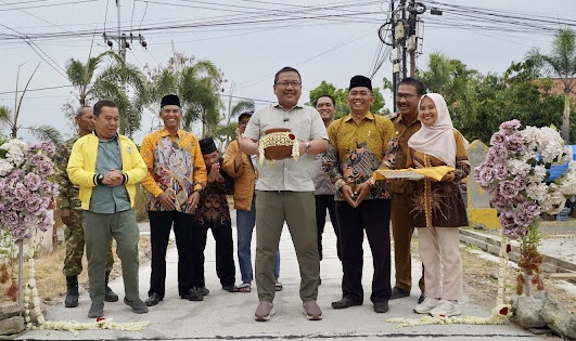 Resmikan Jalan Beton PISEW di Ponorogo, Ali Mufthi Dorong Perekonomian dan Kesejahteraan Masyarakat