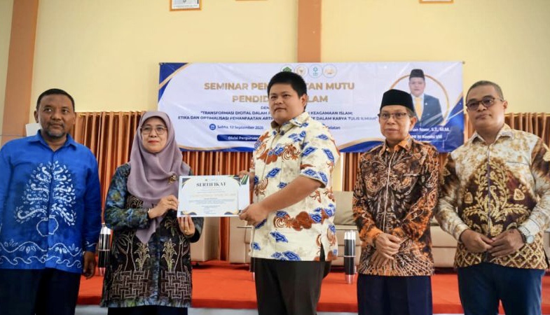 Buka Seminar Pendidikan Islam, Sandi Fitrian Noor Tekankan Optimalisasi AI secara Beretika