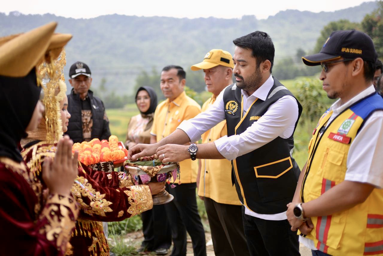 Zigo Rolanda Kawal Peningkatan Jalan Rimbo Data–Kapujan dan Sejumlah Infrastruktur di Kabupaten Solok
