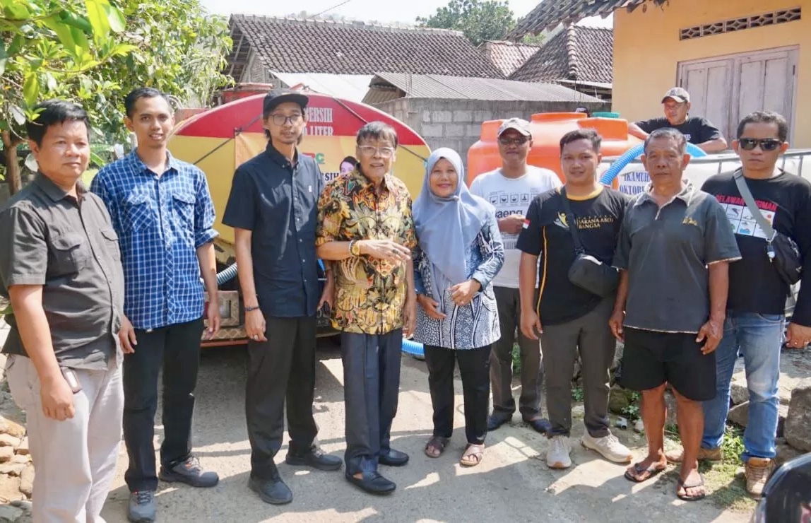 Krisis Air Bersih di Bantul, Gandung Pardiman Salurkan Puluhan Tangki Air Bersih untuk Warga Terdampak