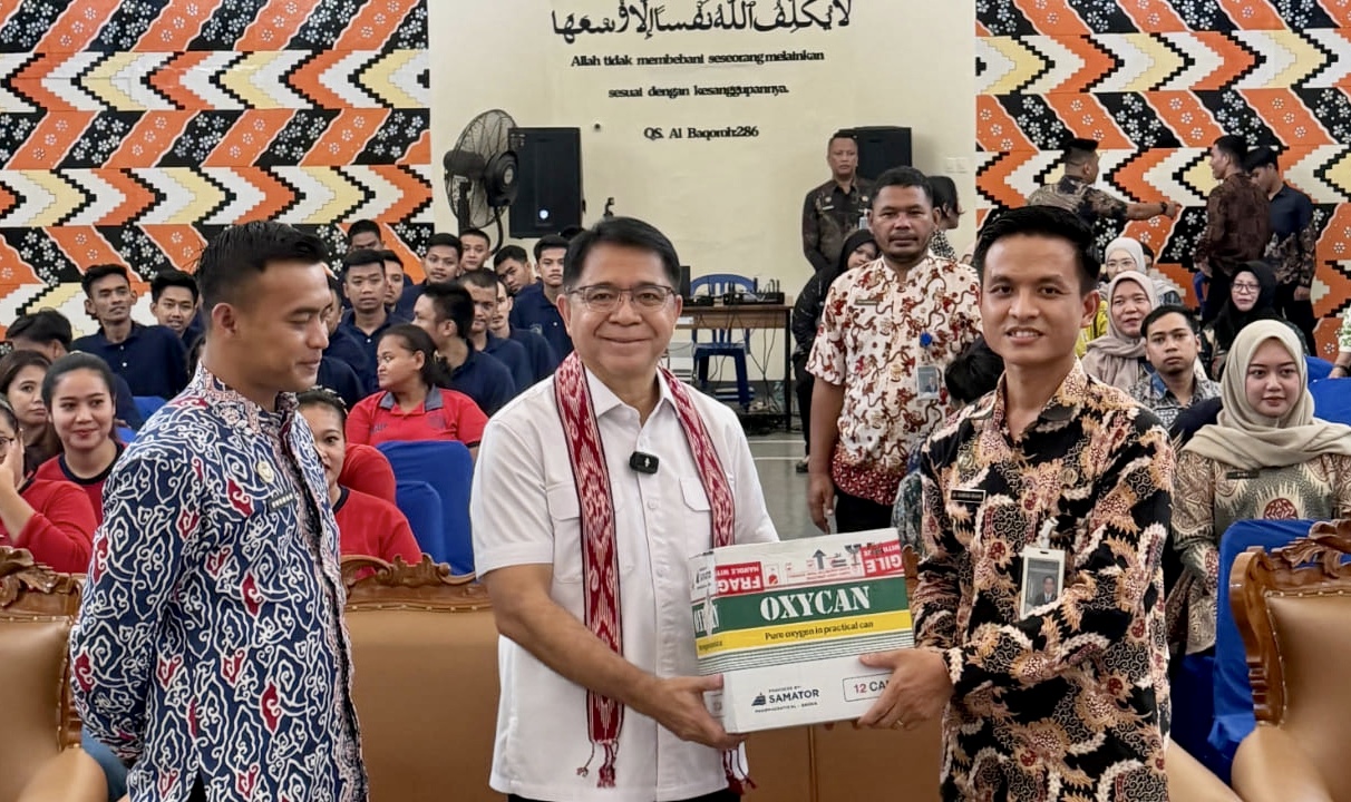 Kabut Asap Karhutla Mengancam Kesehatan, Franciscus Sibarani Salurkan Bantuan Masker dan Oksigen ke Rutan Mempawah